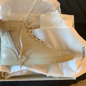 COMMON PROJECTS Training Sneaker Leather Taupe